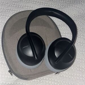 Bose 700 Noise Cancelling Wireless Headphones